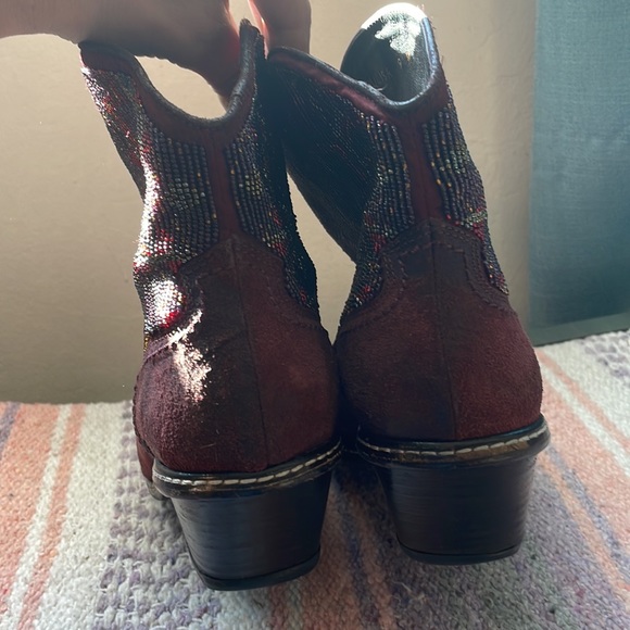 Vintage Size 9 Donald Pliner boots - Picture 7 of 7